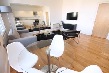 2 bed flat, Chaucer Building, City Centre, Newcastle, NE15JE - Image 3